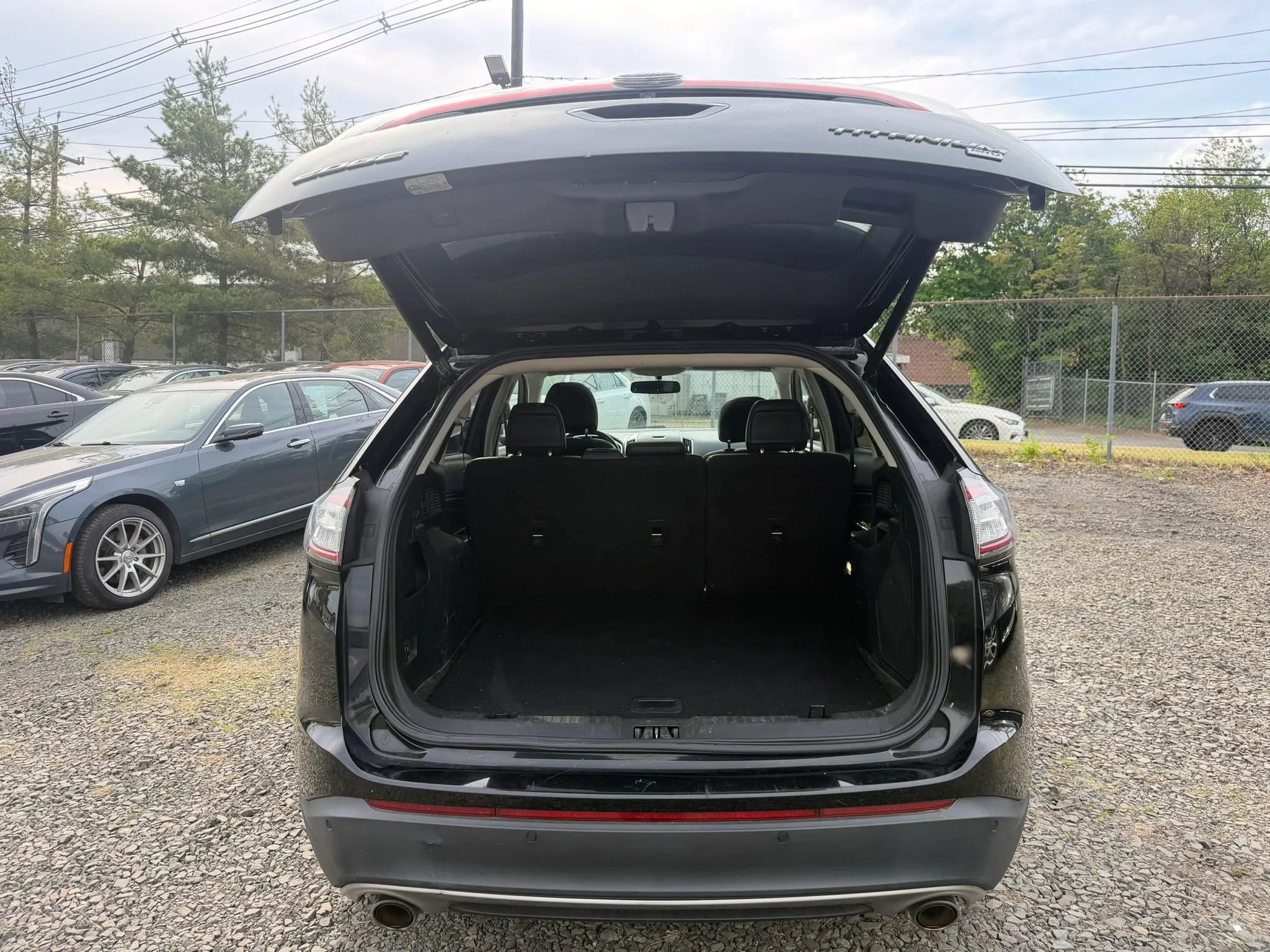 Used 2018 Ford Edge Titanium w/ Equipment Group 301A AWD/4WD image 31