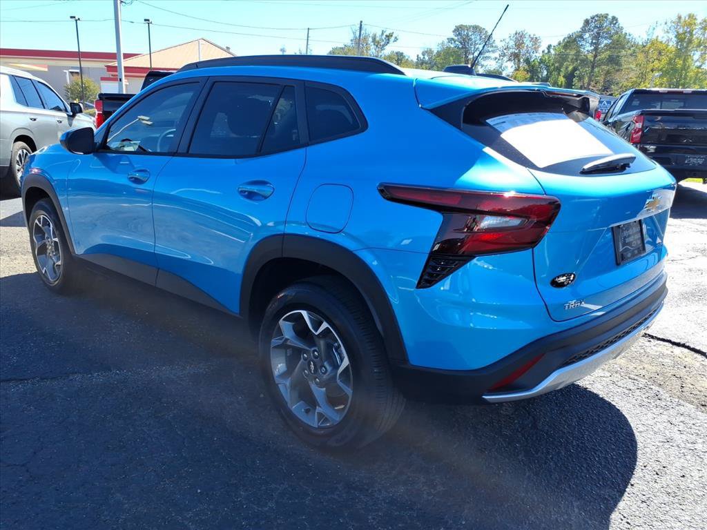 New 2026 Chevrolet Trax LT w/ LT Convenience Package FWD image 5