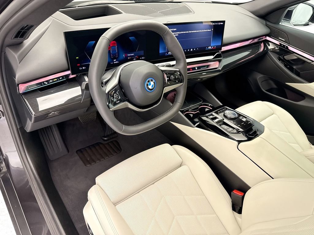 Certified 2026 BMW i5 eDrive40 w/ Premium Package RWD image 9