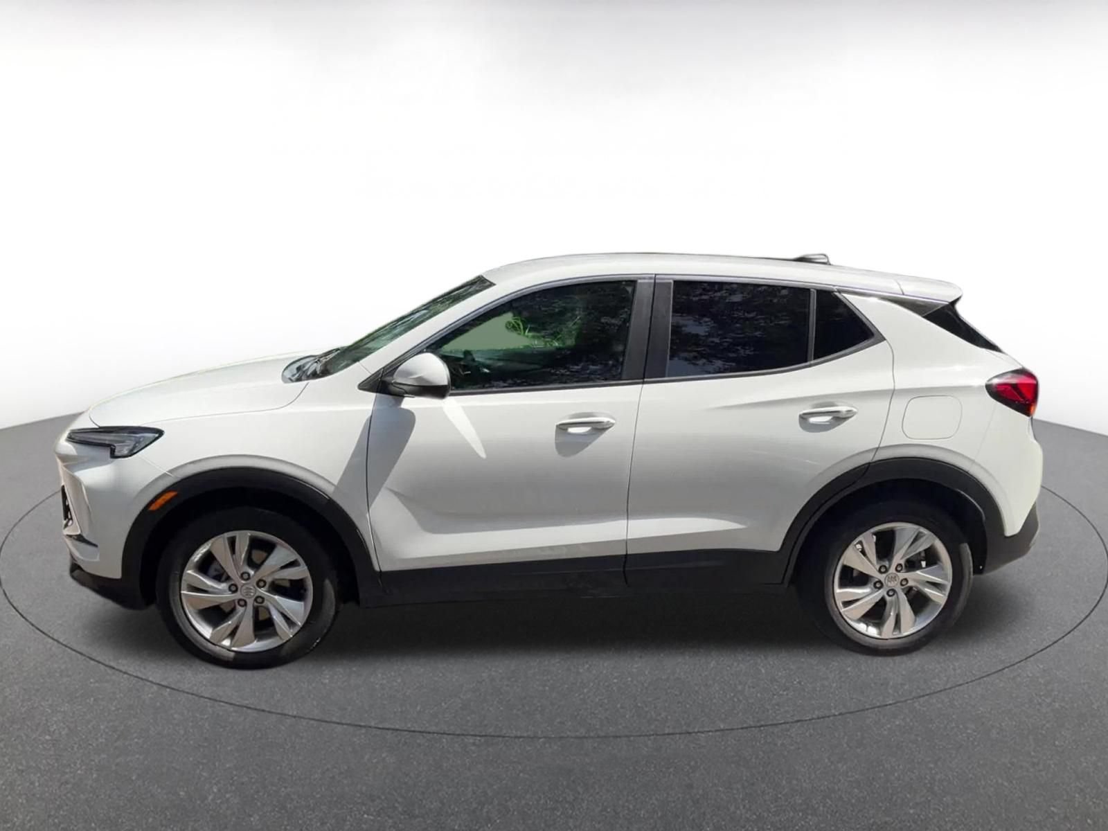 Used 2025 Buick Encore GX Preferred FWD image 9