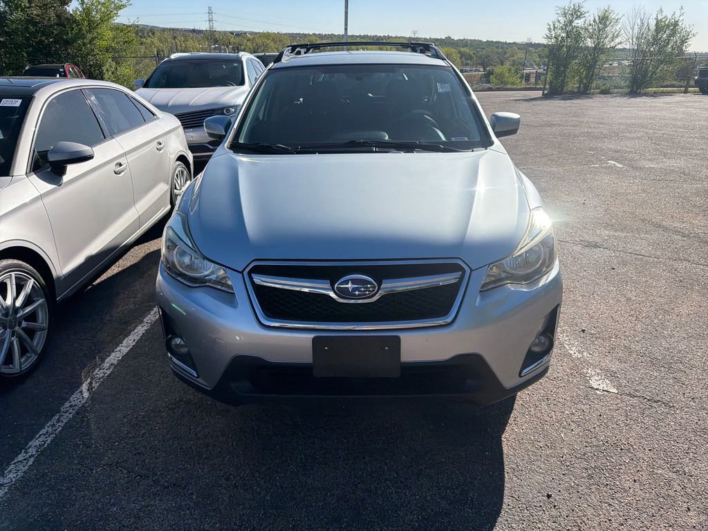 Used 2017 Subaru Crosstrek 2.0i Premium AWD/4WD image 4