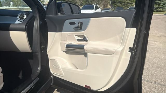 Certified 2025 Mercedes-Benz GLA 250 4MATIC image 11