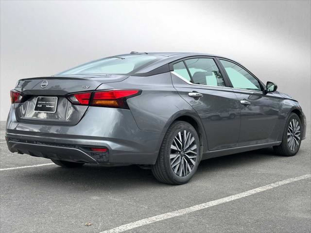 Used 2024 Nissan Altima 2.5 SV image 3