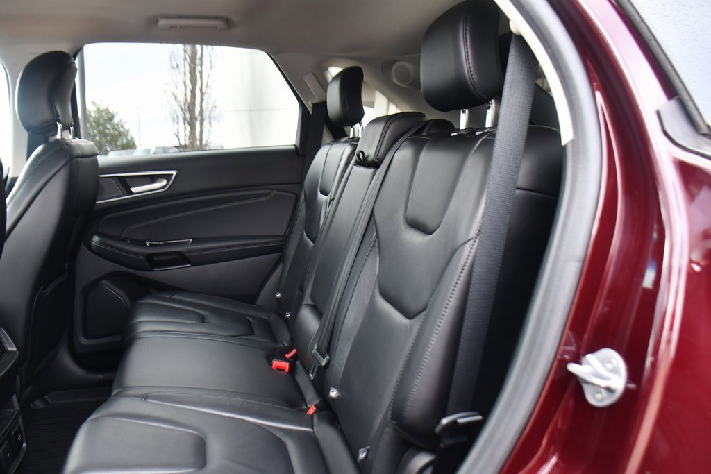 Used 2019 Ford Edge Titanium w/ Cold Weather Package image 18