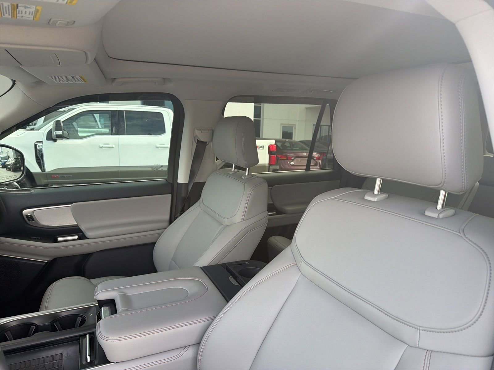 Used 2025 Ford Expedition Active RWD image 18