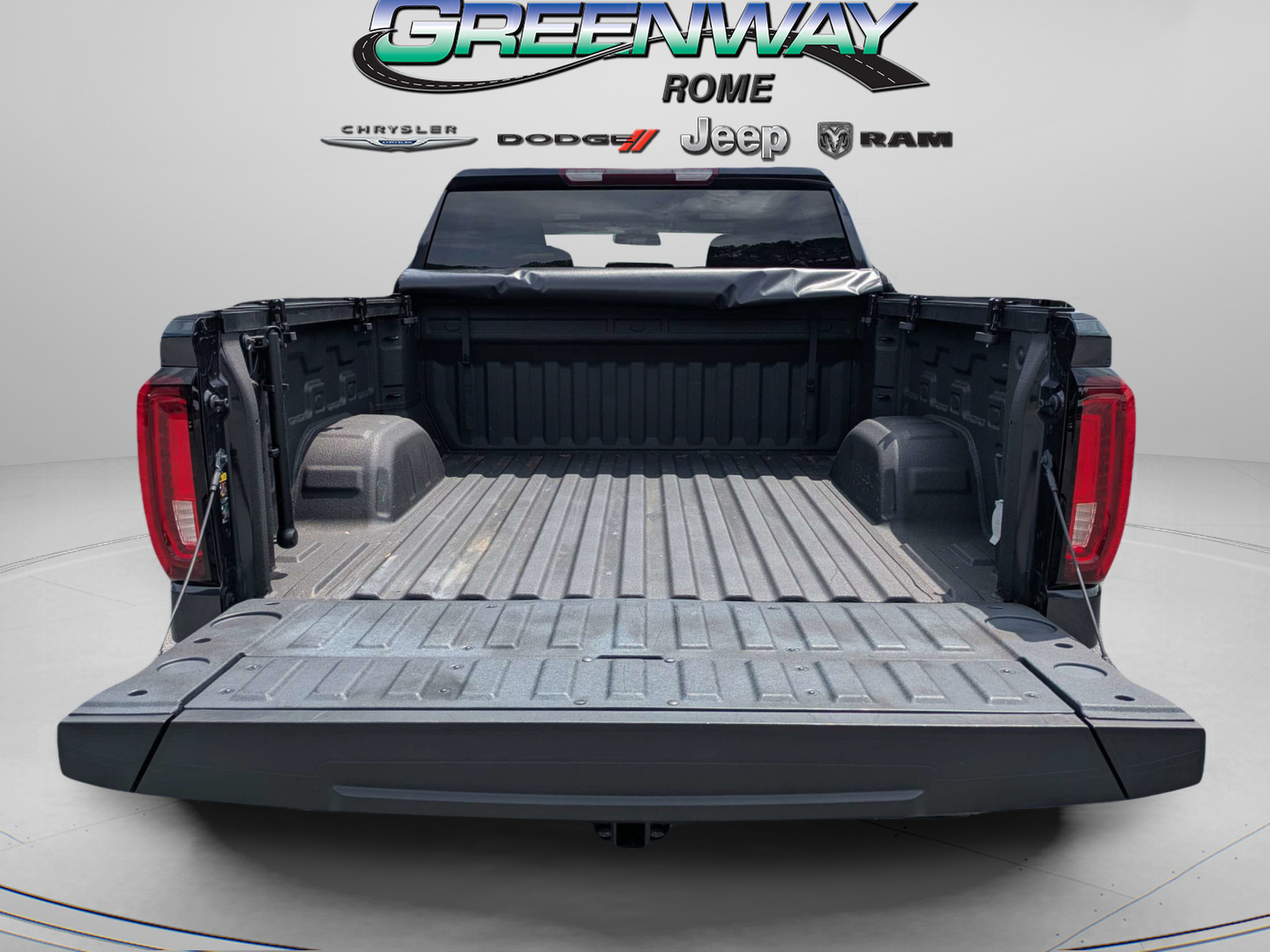 Used 2022 GMC Sierra 1500 SLT w/ SLT Convenience Package AWD/4WD image 9