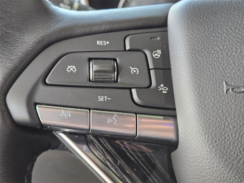 Used 2025 Cadillac XT6 Premium Luxury image 33