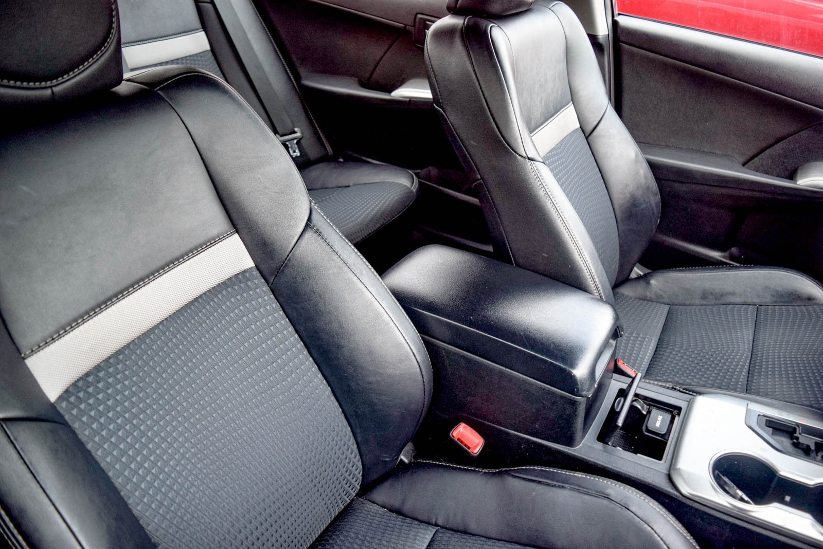 Used 2013 Toyota Camry SE image 21