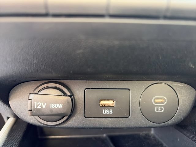 Used 2025 Hyundai Elantra Limited FWD image 16