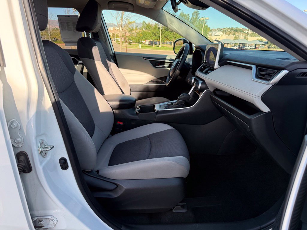 Used 2023 Toyota RAV4 XLE AWD/4WD image 38