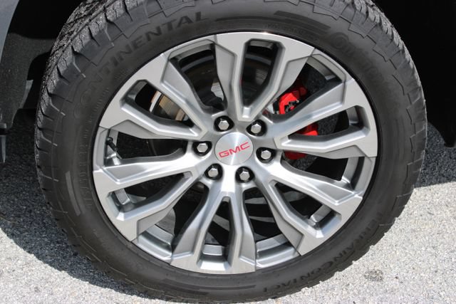 Used 2021 GMC Yukon XL Denali w/ Denali Premium Package AWD/4WD image 15