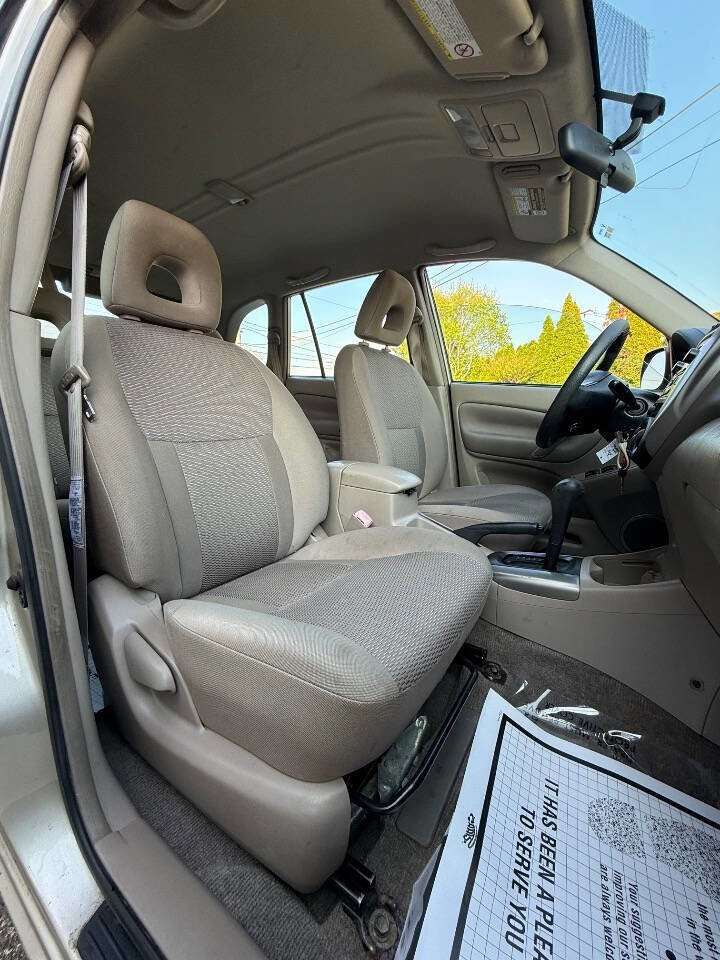 Used 2005 Toyota RAV4 2WD image 16