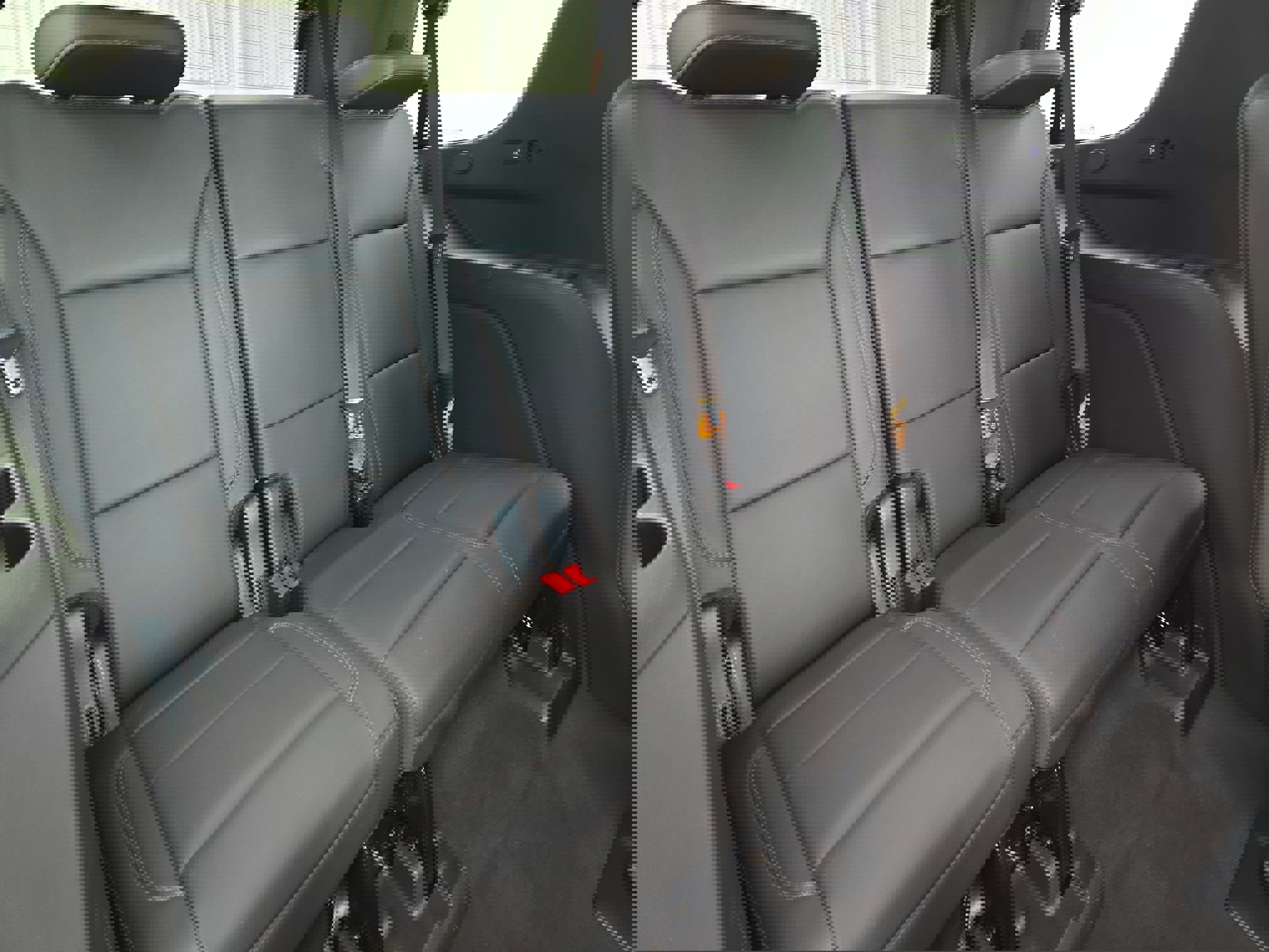 Used 2022 Chevrolet Tahoe Z71 w/ Luxury Package image 12