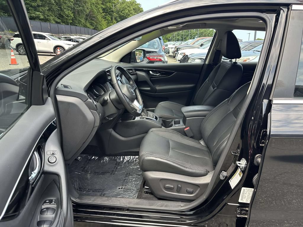 Used 2018 Nissan Rogue Sport SL w/ SL Premium Package AWD/4WD image 16