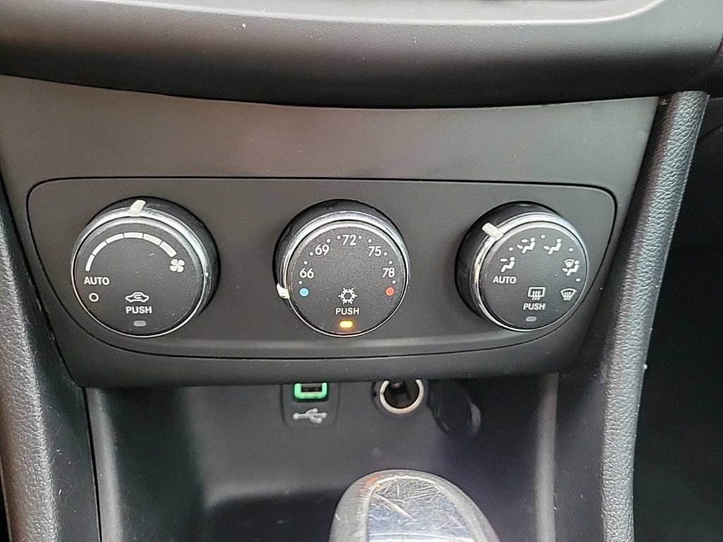 Used 2014 Dodge Avenger SXT w/ Sun/Sound Group FWD image 26