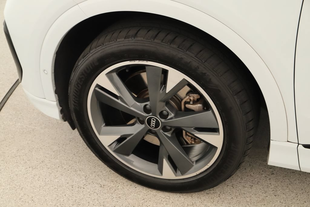 Certified 2024 Audi Q4 e-tron Prestige AWD/4WD image 38