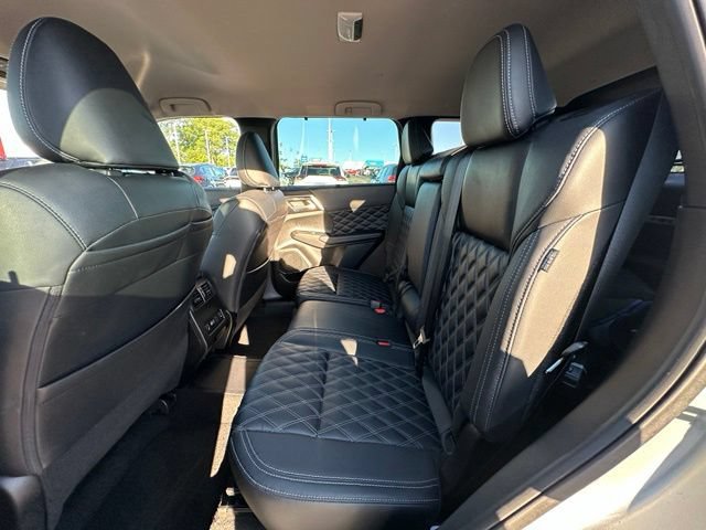 Used 2023 Mitsubishi Outlander SEL AWD/4WD image 29
