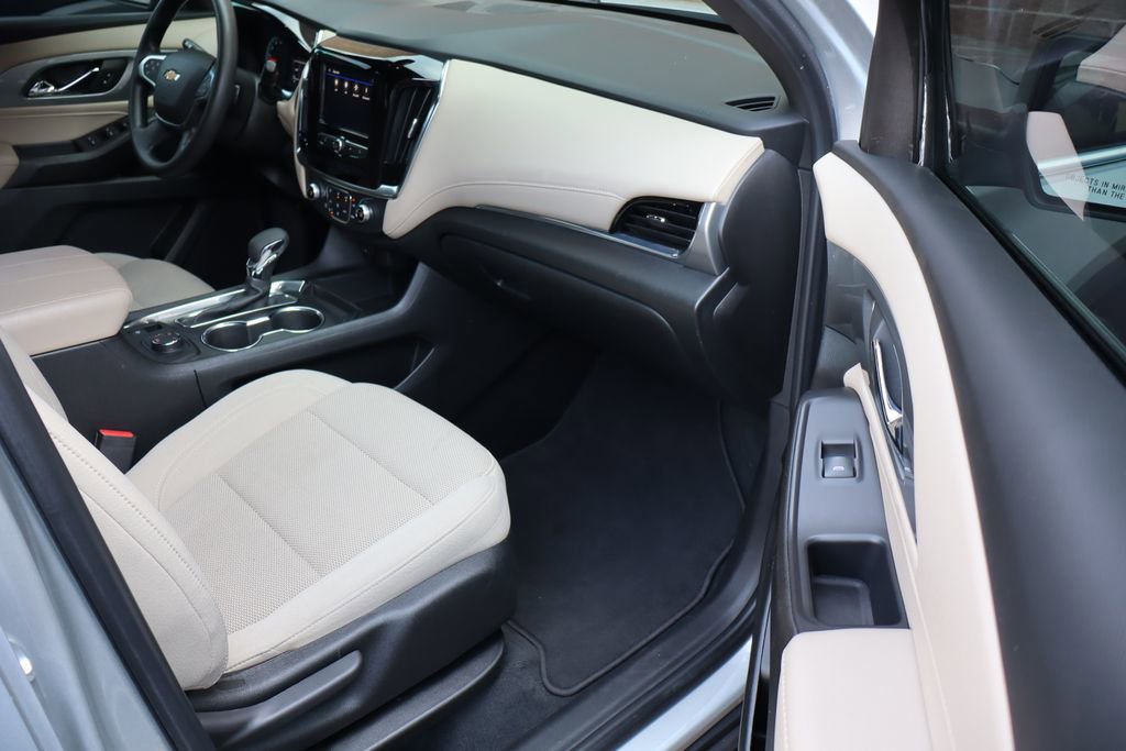 Used 2022 Chevrolet Traverse LS AWD/4WD image 44