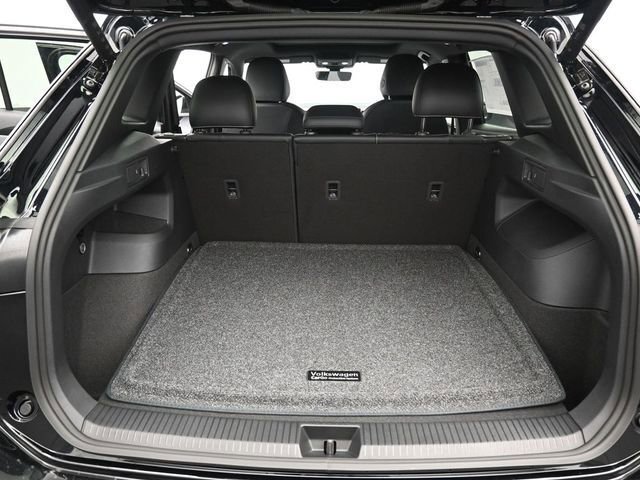 New 2026 Volkswagen Tiguan SE R-Line image 12