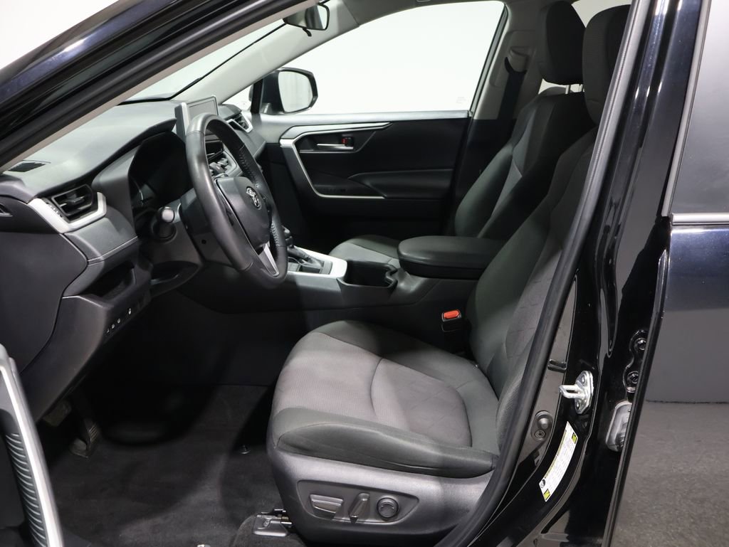 Used 2024 Toyota RAV4 XLE image 9