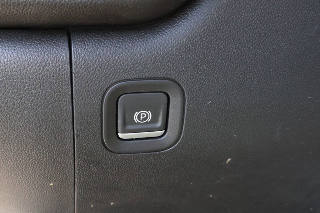 Used 2020 Chevrolet Silverado 1500 W/T w/ WT Value Package image 17