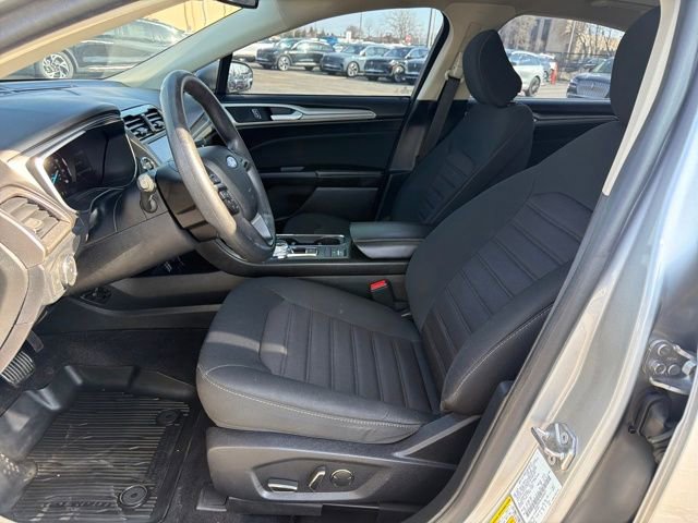 Used 2020 Ford Fusion SE image 13