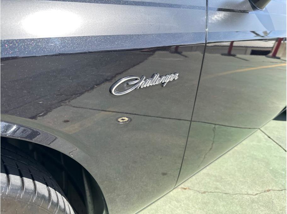 Used 2011 Dodge Challenger R/T RWD image 11