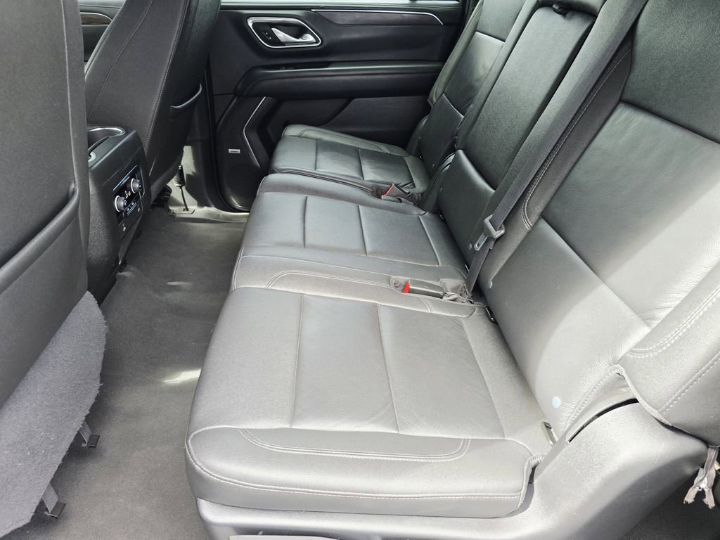 Used 2023 Chevrolet Suburban LT image 12