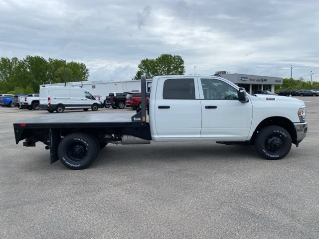 New 2024 RAM 3500 Tradesman w/ Chrome Appearance Group AWD/4WD image 6