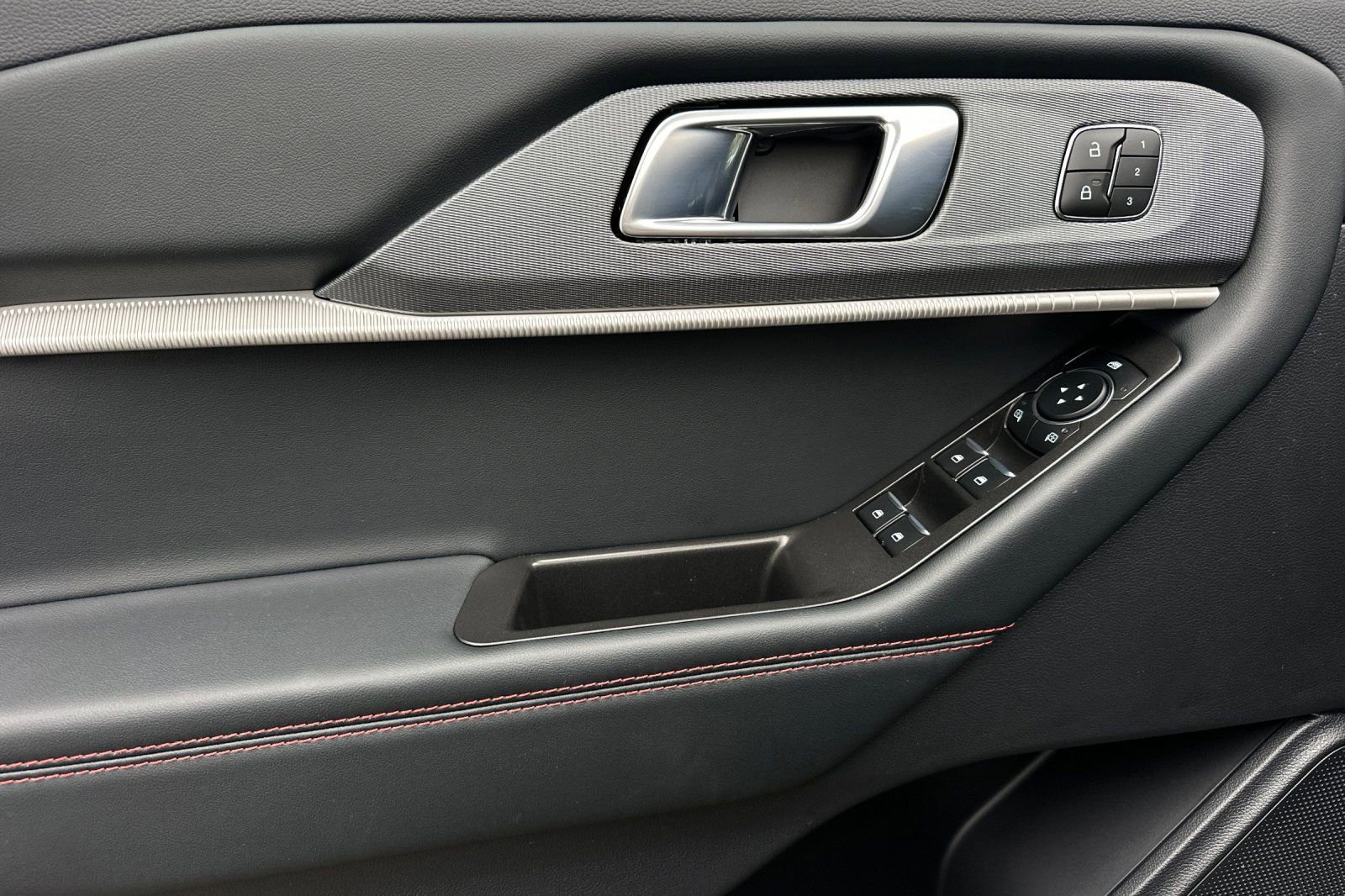 New 2026 Ford Explorer ST-Line w/ ST-Line Street Pack image 10