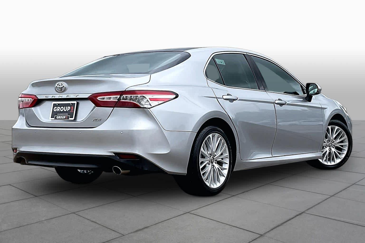 Used 2018 Toyota Camry XLE FWD image 13