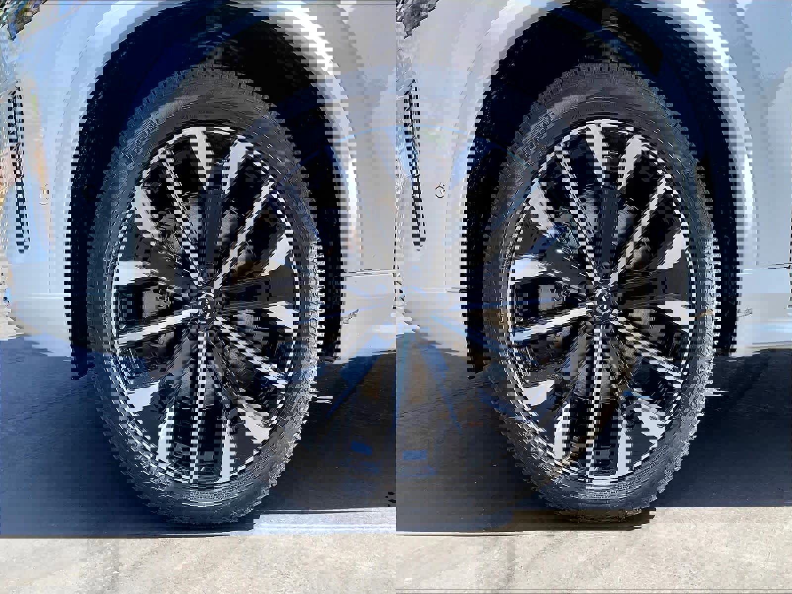 New 2026 Volvo XC90 T8 Ultra w/ Lounge Package image 14