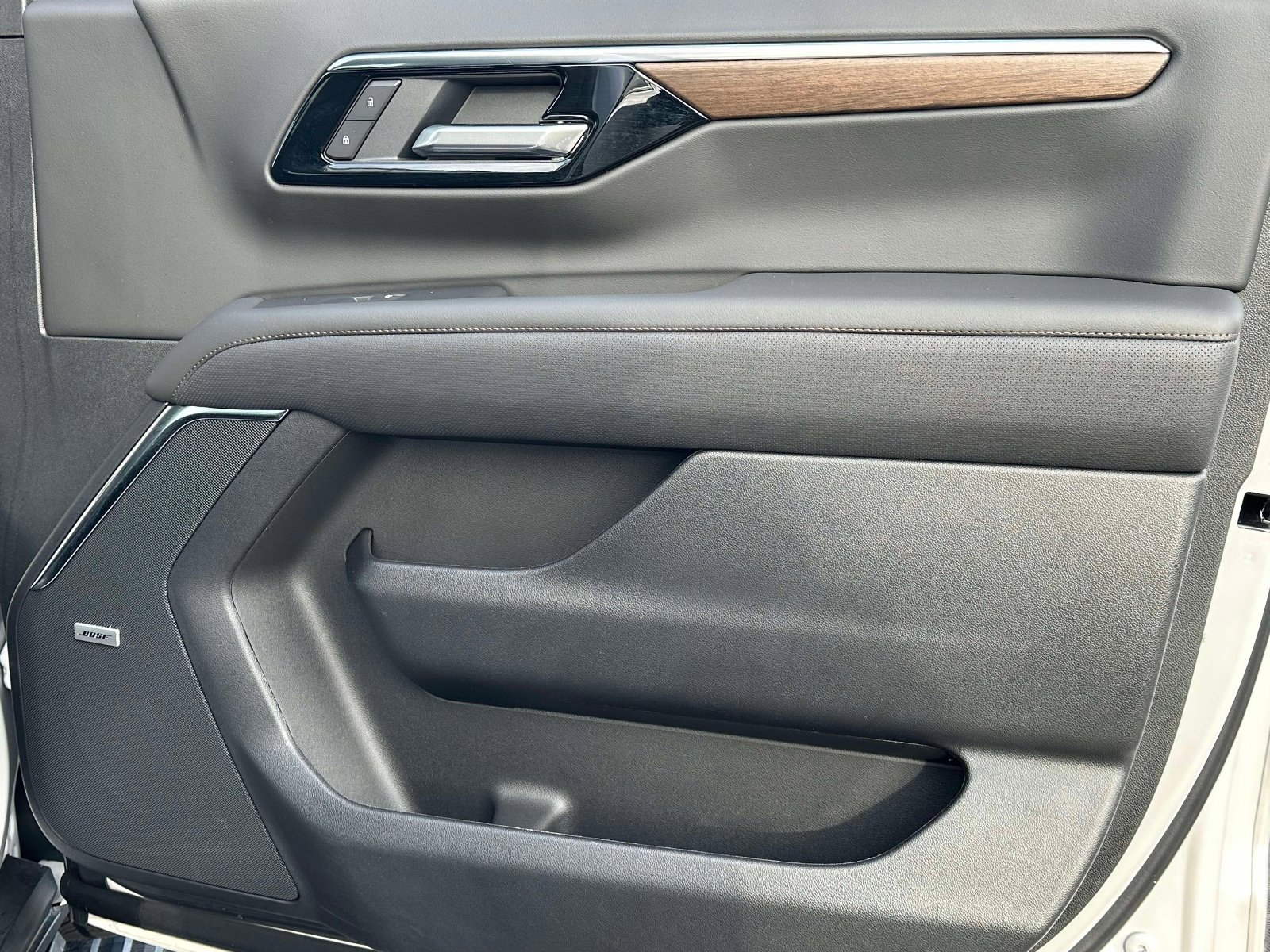 Used 2025 Chevrolet Tahoe High Country w/ LPO, Illumination Package image 26