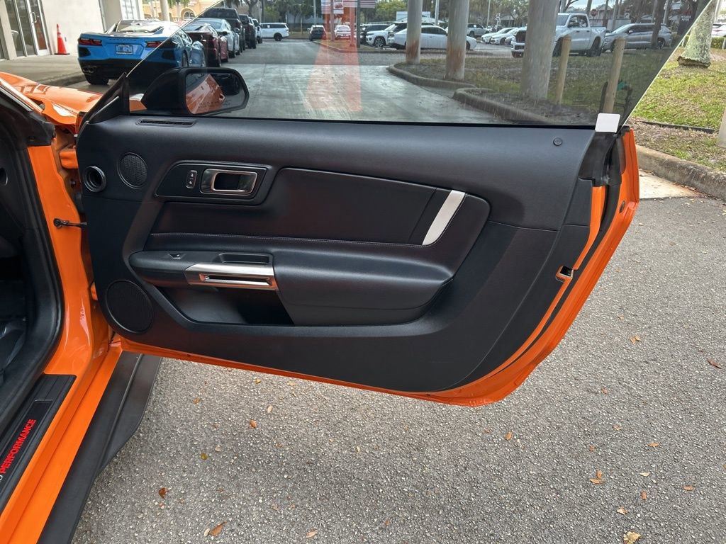 Used 2020 Ford Mustang Shelby GT500 w/ Technology Package image 34