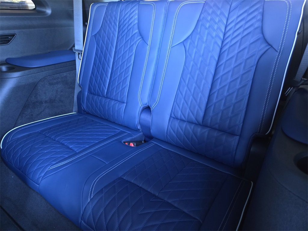 New 2026 Cadillac Vistiq Premium Luxury image 11