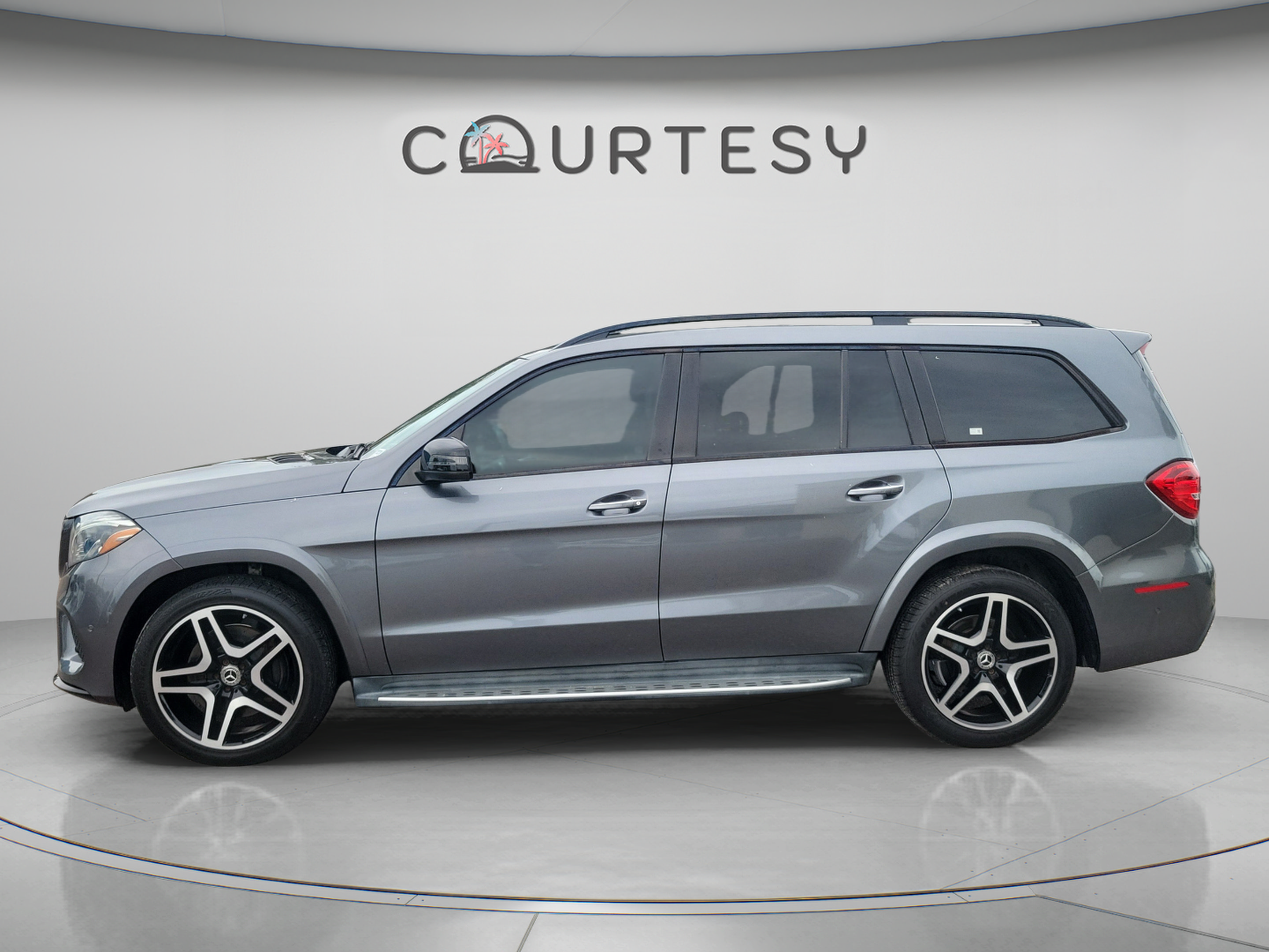 Used 2019 Mercedes-Benz GLS 550 4MATIC image 2