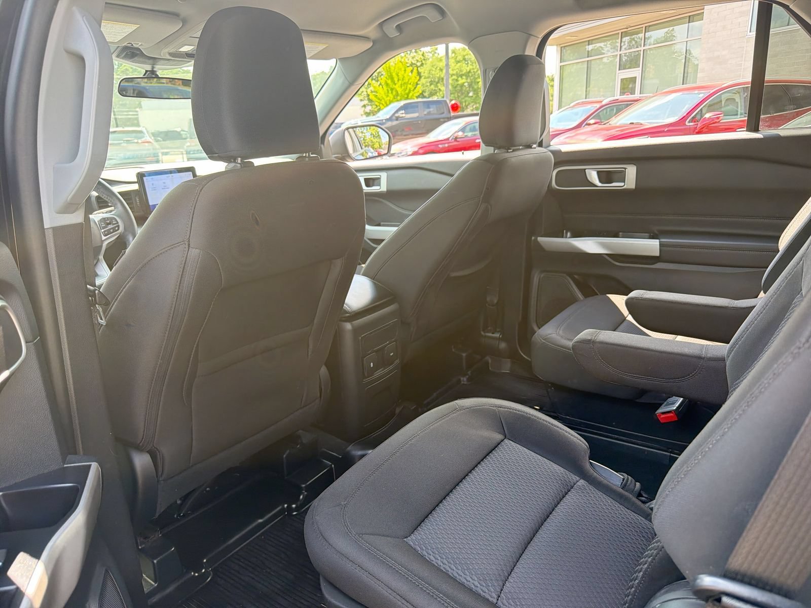 Used 2023 Ford Explorer XLT AWD/4WD image 20