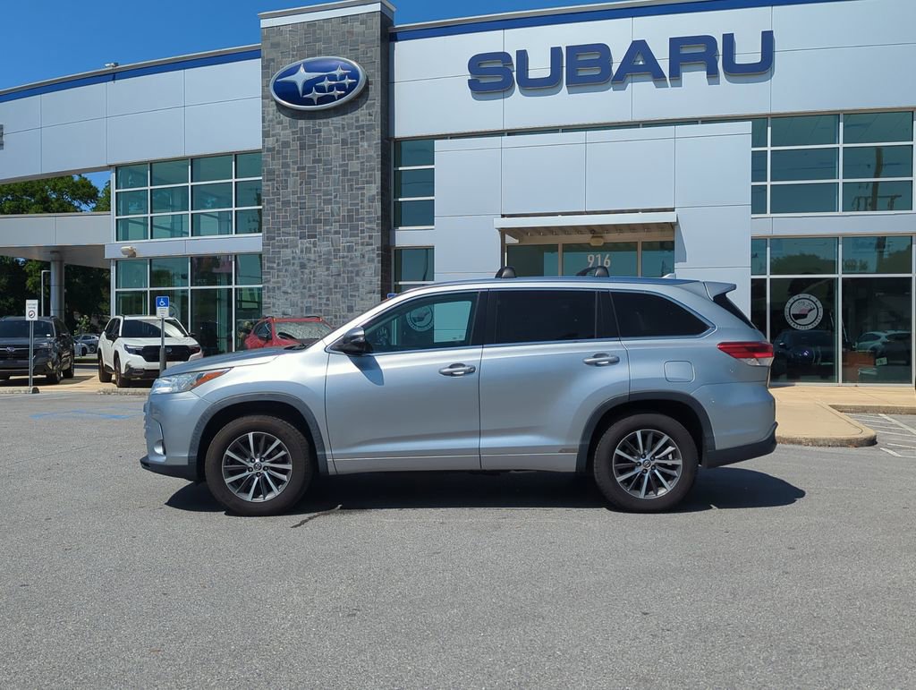 Used 2018 Toyota Highlander XLE FWD image 4