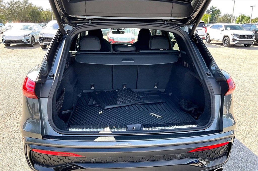 Used 2025 Audi SQ5 Premium Plus image 15