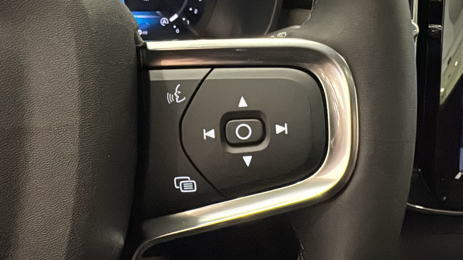 New 2026 Volvo XC40 B5 Ultra w/ Climate Package AWD/4WD image 14