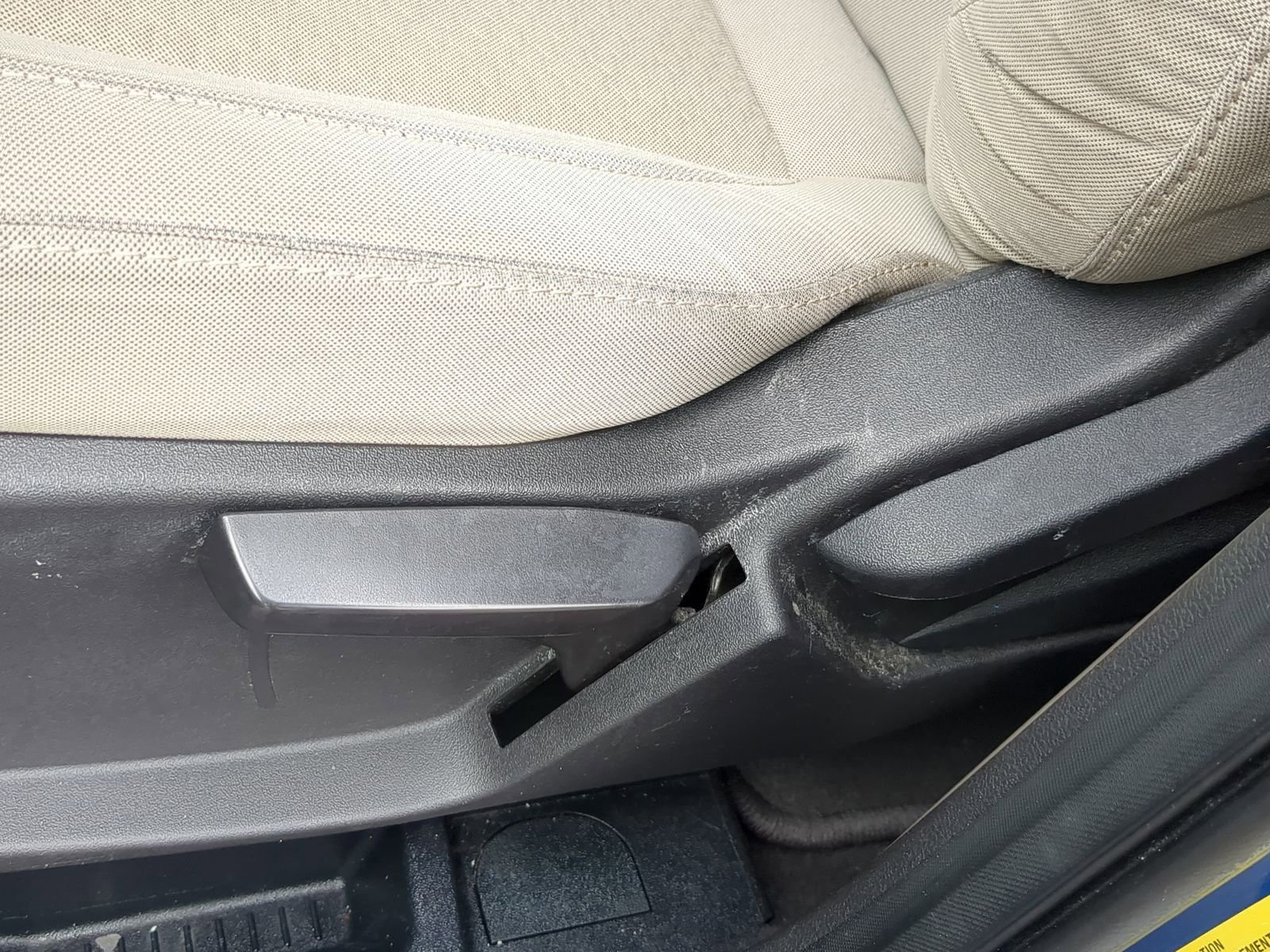 Used 2017 Ford Escape SE image 19