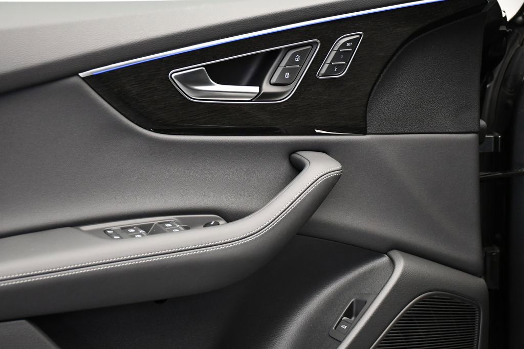 New 2026 Audi Q8 Premium Plus image 32