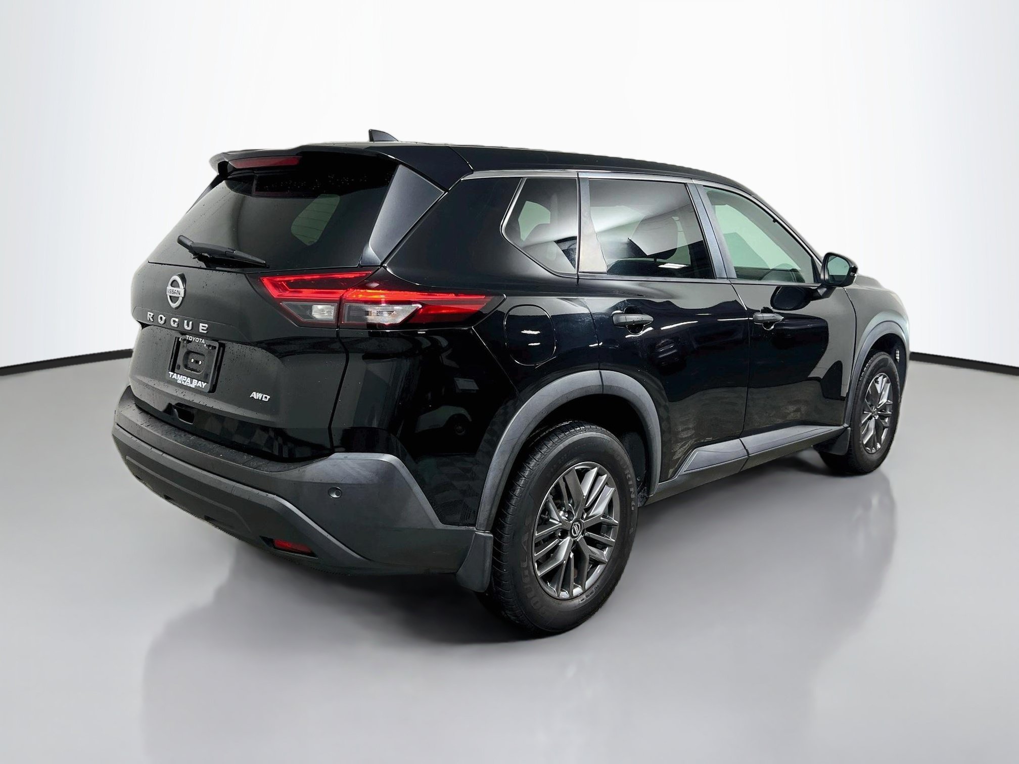 Used 2021 Nissan Rogue S AWD/4WD image 4