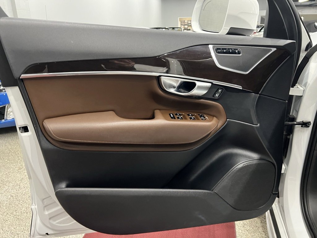 Used 2019 Volvo XC90 T6 Momentum w/ Protection Package image 13