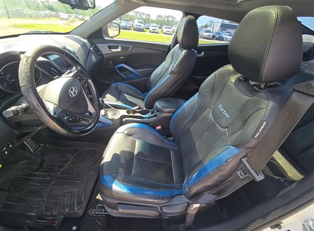 Used 2014 Hyundai Veloster Turbo w/ Turbo Technology Package 04 FWD image 5