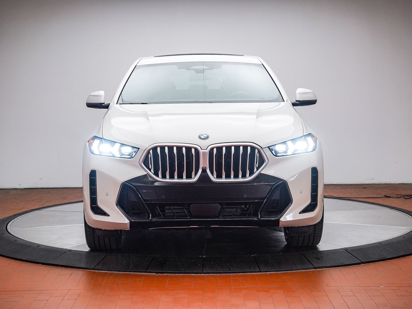 Certified 2024 BMW X6 xDrive40i w/ Premium Package AWD/4WD image 7