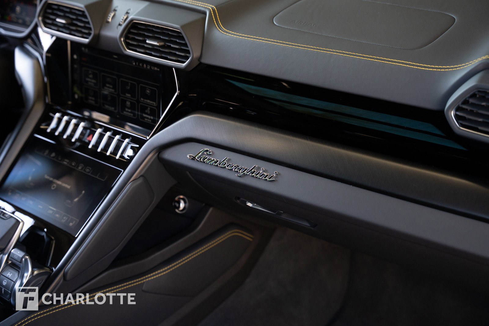 Used 2024 Lamborghini Urus S image 32