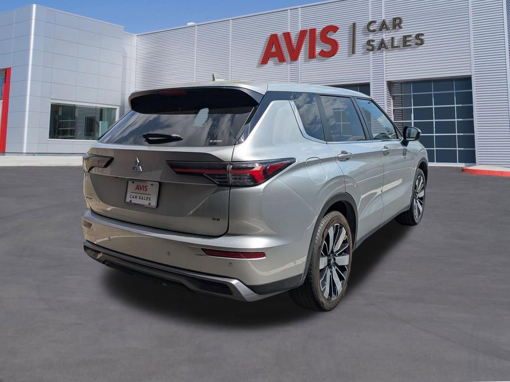 Used 2025 Mitsubishi Outlander SE AWD/4WD image 6