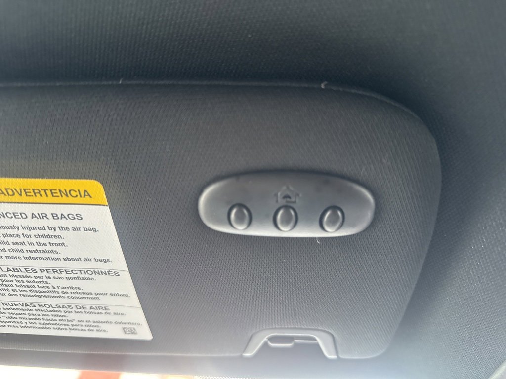 Used 2023 Ford Edge ST-Line w/ Class II Trailer Tow Package image 30