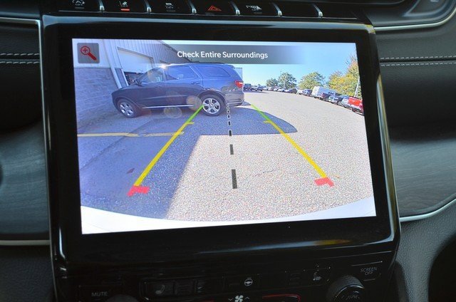 Used 2023 Jeep Grand Cherokee Limited image 29